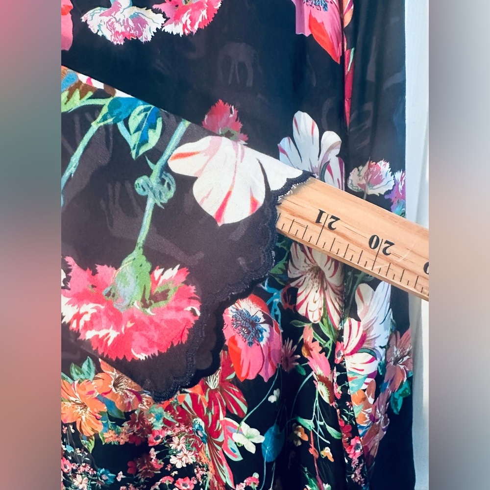 JOHNNY WAS XS Oasis Tandis Black Floral Giraffe Tunic Blouse Scalloped Hem Cuff - Picture 9 of 14